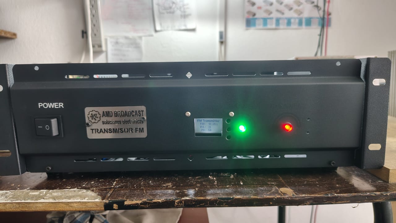 combo transmisor fm 150w + 15 metros de cable r8 + antena tipo gamma combo transmisor fm 150w + 15 metros de cable r8 + antena tipo gamma