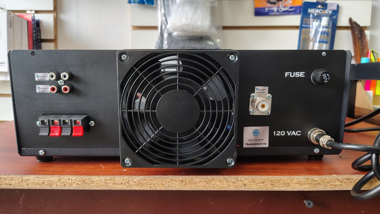 combo transmisor fm 150w + 15 metros de cable r8 + antena tipo gamma combo transmisor fm 150w + 15 metros de cable r8 + antena tipo gamma